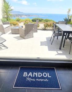 VUE MER IMPRENABLE ET PISCINE