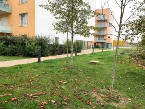 Appartements APPARTEMENT F4 Foret A86 A13 commerces a proximite, wifi : photos des chambres