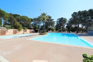 Saint-Raphaël, Boulouris, F2 dans belle résidence 3 piscines, proche bord de mer