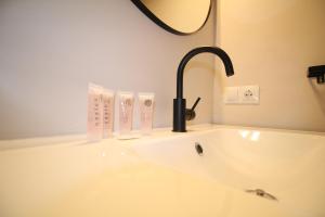 Del Parque Flats Monkey 1