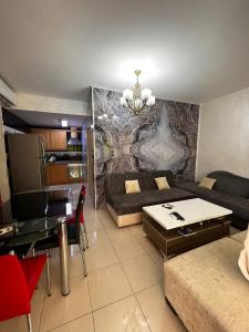 Nice tow bedrooms by snake pool for families only in Talapay