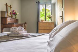Maisons de vacances Ensemble de 2 gites de charme - 15 personnes : photos des chambres