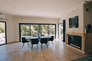Villas Modern Villa Swimming pool and private Jacuzzi : photos des chambres