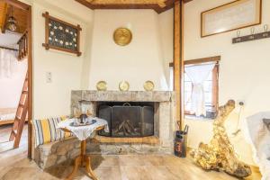 Relaxing StoneHouse Kamara with Jacuzzi