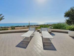 Villa Zina, una terrazza sul mediterraneo.