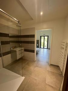 Villas Modern Villa Swimming pool and private Jacuzzi : photos des chambres