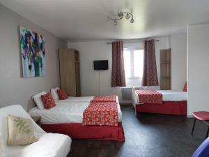 Hotels Kyriad Hotel - Restaurant Carentan : Chambre Double