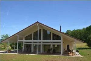 Chalet Bien Etre - 150m² - Avec Sauna & Balnéo - Les 4 saisons - Lac de Chalain - Cerniébaud
