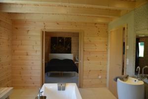 Chalets Chalet Bien Etre - 150m² - Avec Sauna & Balneo - Les 4 saisons - Lac de Chalain : photos des chambres