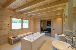 Chalets Chalet Bien Etre - 150m² - Avec Sauna & Balneo - Les 4 saisons - Lac de Chalain : photos des chambres