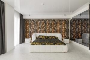 Grand Supreme Jacuzzi Apartment by LIUKSAI