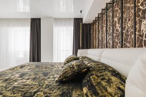 Grand Supreme Jacuzzi Apartment by LIUKSAI