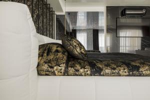 Grand Supreme Jacuzzi Apartment by LIUKSAI