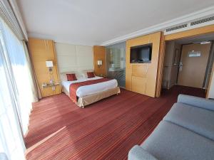 King Room - Disability Access room in Hotel Le Churchill
