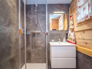Chalet 4 étoiles avec WiFi et parking proche du centre à Chamonix - FR-1-343-224