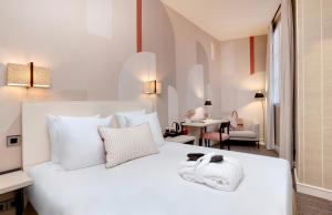 Hotels Le Senat : photos des chambres