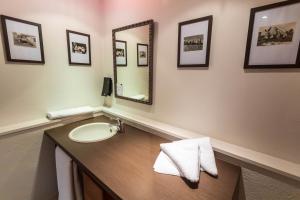 Hotels HOTEL restaurant COTE GARONNE le BALCON DES DAMES - Tonneins Marmande Agen - chambres climatisees : photos des chambres