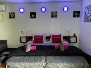 B&B / Chambres d'hotes Mas La Farelle Chambre d'hote,Fitness & Salle de jeux Gratuite & SPA en supplement : photos des chambres