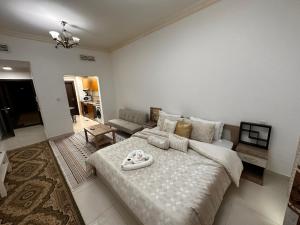 Cute Rooms and Small Partitions for Girls in Dubai- Female guests only فتيات فقط