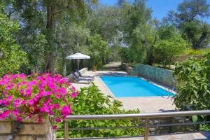 Isabella Paxos Holidays - 朗戈斯