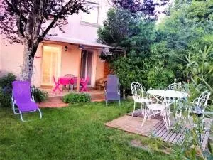 Appartement cosy à Villeneuve avec jardin privé - 弗萨克