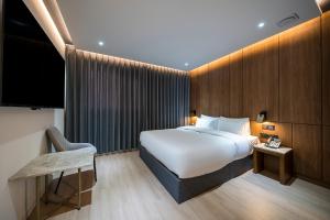 Brown Dot Hotel Pyeonghwa plaza