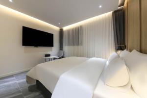 Brown Dot Hotel Pyeonghwa plaza