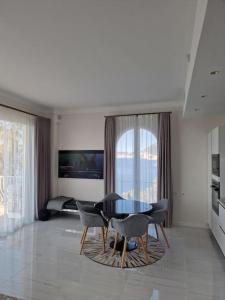 Appartements Luxury 2-Bedroom Flat at the Seafront: Unforgettable Stay Near Monaco! : photos des chambres