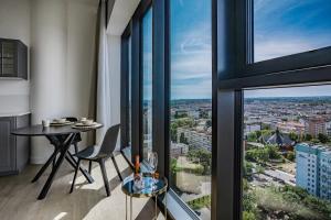 Luksusowy apartament z widokiem, basenem i sauną Hanza Tower