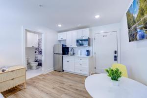 Palm Springs Studio Apartment