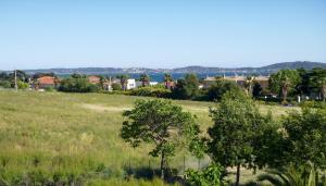 T2 ensoleillé, vue mer et champ, climatisé