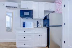 Pink Flamingo Studio Apartment