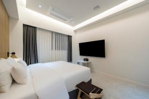 Brown Dot Hotel Pyeonghwa plaza