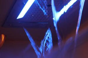 SantoS House Luxury - idromassaggio e doccia emozionale