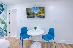 Cheetah Crush Studio Apartment