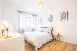 Le Smile by Winsome Destination