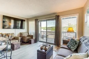 Pool Access and Lake View Osage Beach Condo! - Osage Beach