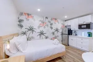 In Living Coral Studio Apartment - Галвестон