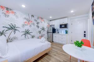 In Living Coral Studio Apartment