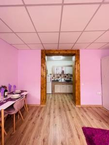 Lavender Luxury Apartment