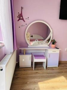 Lavender Luxury Apartment