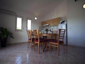 Apartment Nina - Prime Location - 250m Beach - beside Trogir - walking distance toamenities