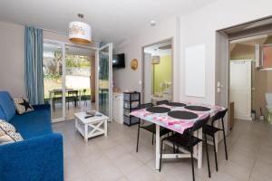 Appartements Plages de sable fin, piscine, hammam, tennis LESCLESDENICOLE : photos des chambres