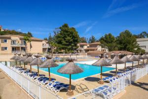 Appartements Plages de sable fin, piscine, hammam, tennis LESCLESDENICOLE : Appartement 1 Chambre