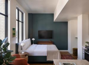 Studio - Disability Access room in ROOST Detroit