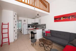 Appartements Face a la mer superbe villa terrasse barbecue LE PRADET : photos des chambres