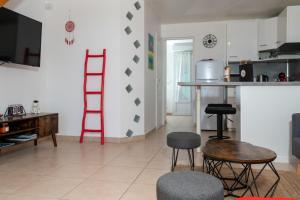 Appartements Face a la mer superbe villa terrasse barbecue LE PRADET : photos des chambres