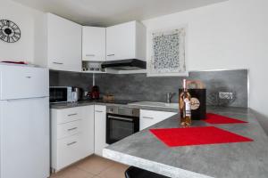 Appartements Face a la mer superbe villa terrasse barbecue LE PRADET : photos des chambres