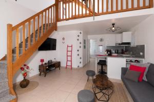 Appartements Face a la mer superbe villa terrasse barbecue LE PRADET : photos des chambres