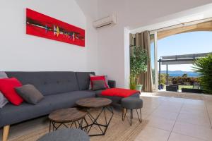 Appartements Face a la mer superbe villa terrasse barbecue LE PRADET : photos des chambres